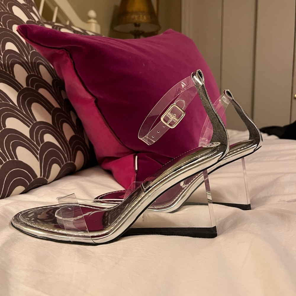 NWT Good American Glass Wedge 7.5 - Clear Elegance Slip on w/ ankle strap.